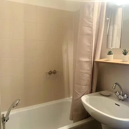A Au Pied Des Pistes, 4 Ou 6 Personnes Apartment